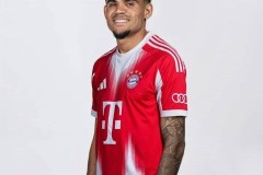 瑞天空：拜仁将总价8000万欧报价迪亚斯，利物浦望投入伊萨克交易