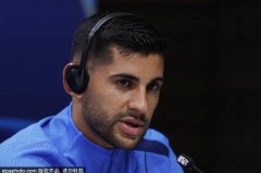 范德文谈犯规：精确时刻，争夺球权不是红牌