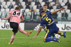 意甲激战：维罗纳主场迎战克雷莫纳，谁能抢占先机？