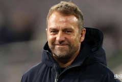 金钱诱惑？莱万拒绝沙特豪门1亿欧元年薪，留守巴萨圆梦欧冠