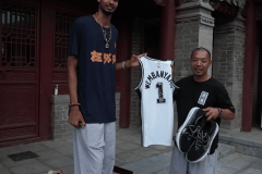 文班少林寺师傅：马刺总决赛加油 制心一处无事不办