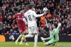 皇马门神独木难支！利物浦主场获胜减轻压力，5次零封对手平纪录