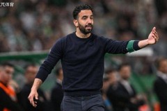 放弃阿莫林扶正助教上位？曼联前助教给出指导意见，拉爵怎么想