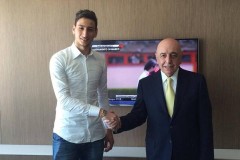 出道10年！2015年3月16岁多纳鲁马与米兰签订合同，10月意甲首秀