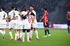 足坛悲喜夜！巴萨3球惨败，意甲前5只差3分，姆巴佩弟弟绝平大巴黎