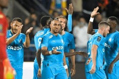 法甲巅峰对决：马赛主场迎巴黎圣曼，中游劲旅能否阻击榜首霸主？