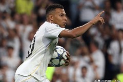 超越巅峰C罗，姆巴佩补上生涯短板：从超级射手到攻防兼备的领袖