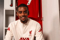 标王驾到！伊萨克正式加入利物浦合练 1.25亿镑=进球如麻