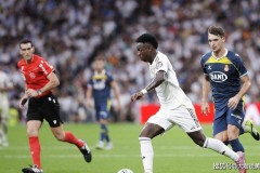 皇马头牌和阿隆索爆发冲突，怒摔水瓶走人，离队进入倒计时