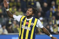 多赢一轮进欧冠！曼联弃将双双进球，穆里尼奥澄清欧冠的理念