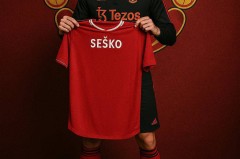 谢什科曼联周薪曝光，经纪人希望他穿9号！红魔一举动打动莱比锡