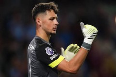 签下特拉福德后，曼城迅速启动调整策略，通知奥尔特加寻找新东家