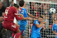 欧冠第一轮结束了所有比赛，英超4胜，西甲德甲2胜，法甲意甲1胜