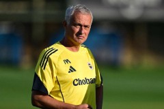 欧冠附加赛首回合：穆帅率队0-0与本菲卡握手言和